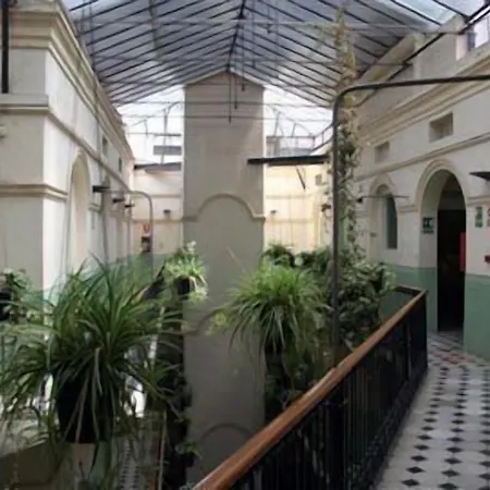 Peninsular Hotel *